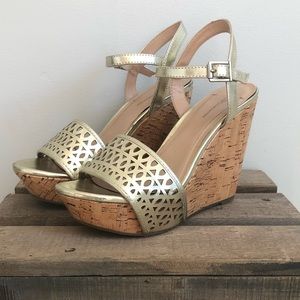 BCBGeneration Size 7 Wedges- Gold